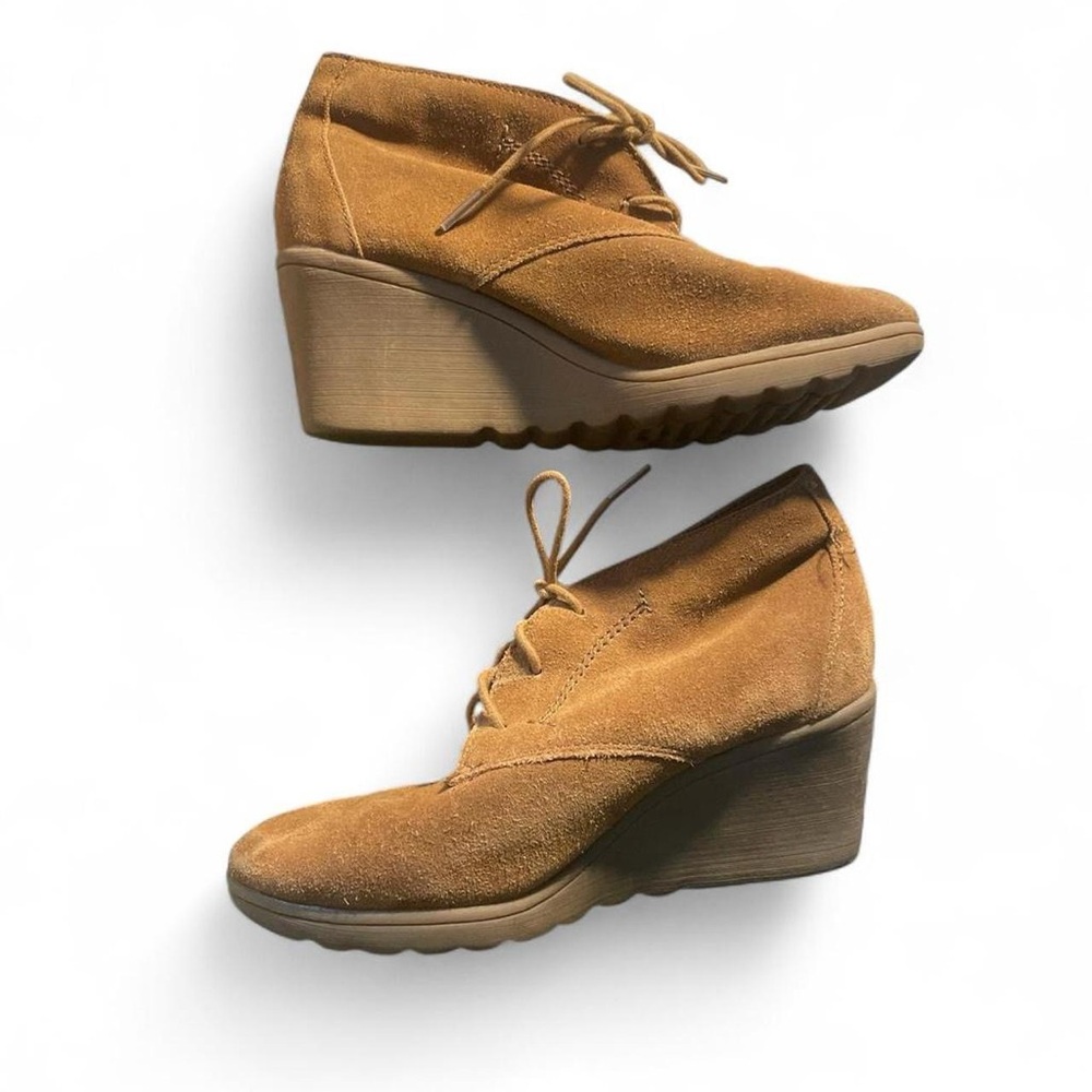 White Mountain Tan Wedge Boots